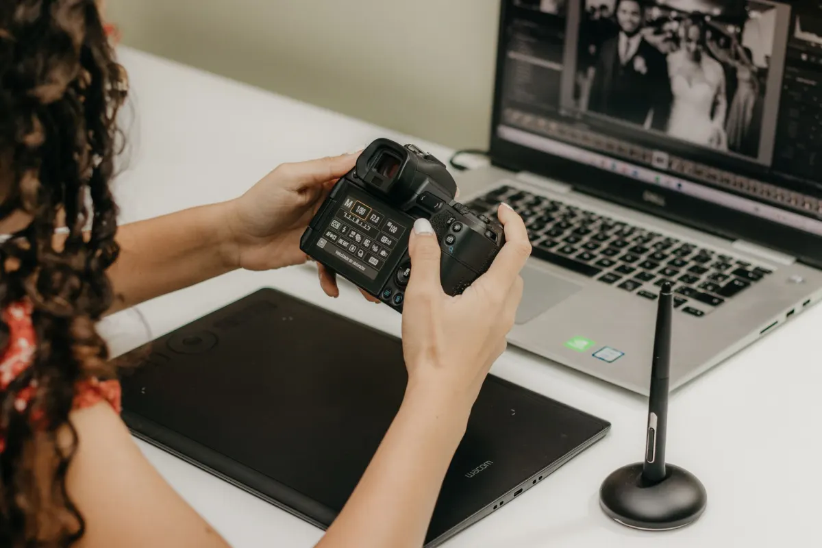 A photo editor crops an image on a laptop screen, illustrating how width and aspect ratio get resized before publishing.